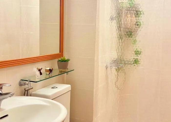 1br 4pax Azure Pool View Fully Furnished With Ps4 마닐라